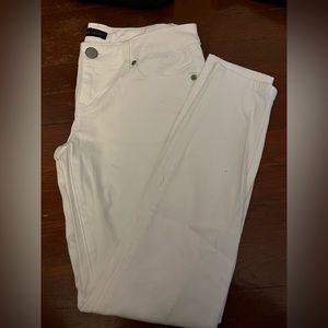 White skinny jeans
